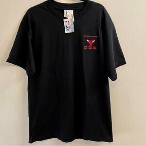 Vintage 98' Lee Sport Black Chicago Bulls Embroidered Tee Men’s Large Deadstock